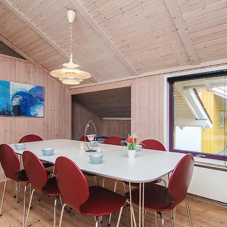 Hébergement de vacances Bright Beach House With Sauna